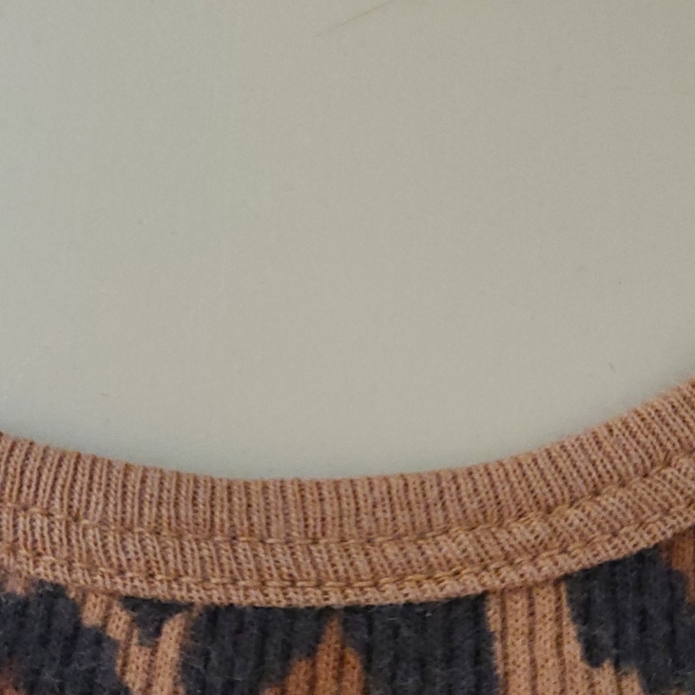 VS Ribbed Cheetah Tank - Picture 9 of 10